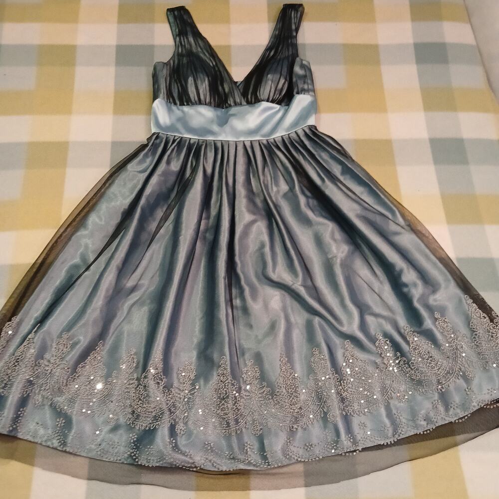 David’s Bridal Formal Satin Prom Dress Silver Beaded Full Black Tulle Overlay- 8